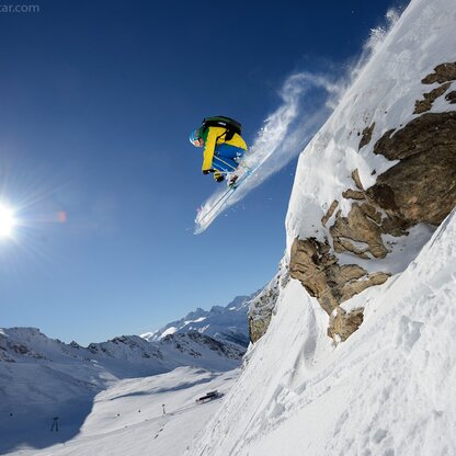 Powder snow fun awaits freeriders off the slopes on the Grossglockner. 